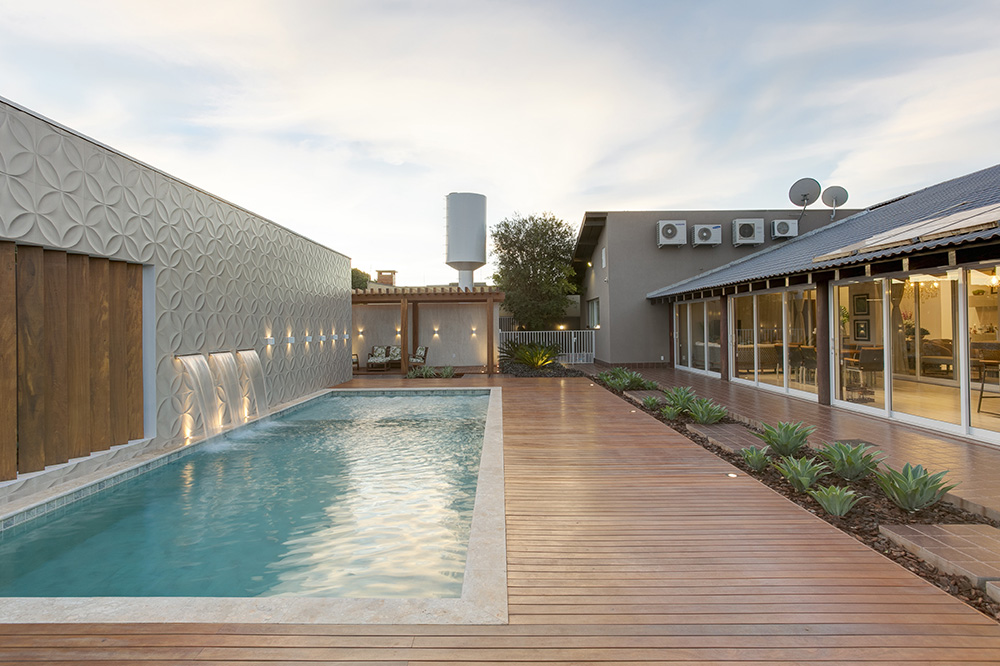 5 piscinas inspiradoras com revestimentos em Cerâmica