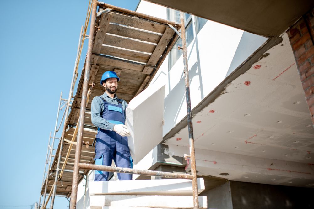 Andaimes fachadeiros ou plataformas? Veja as vantagens e como escolher