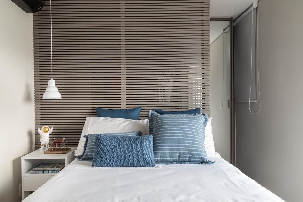 Antes e depois de uma reforma com marcenaria e acabamentos customizados