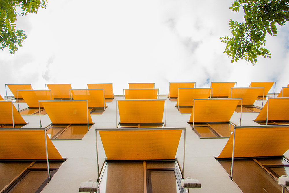 Como escolher o melhor material para toldo? 