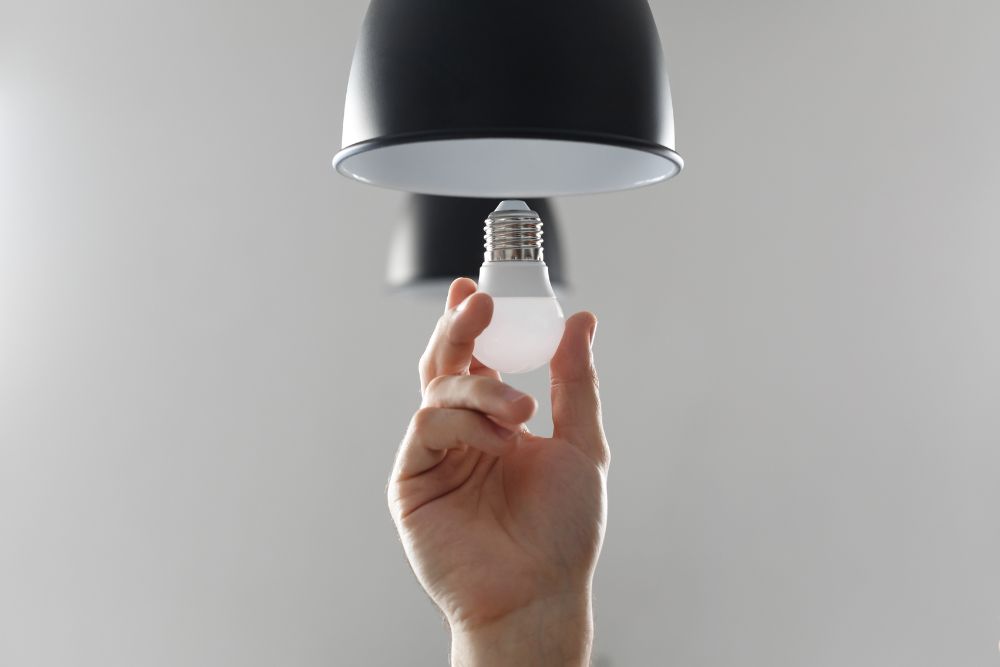 Como prolongar a vida útil das lâmpadas e quando saber a hora certa de trocar?