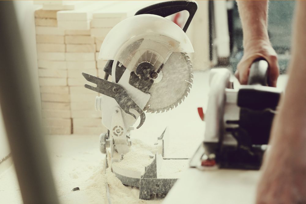 Como Realizar Cortes e Furos em Concreto de Forma Segura 