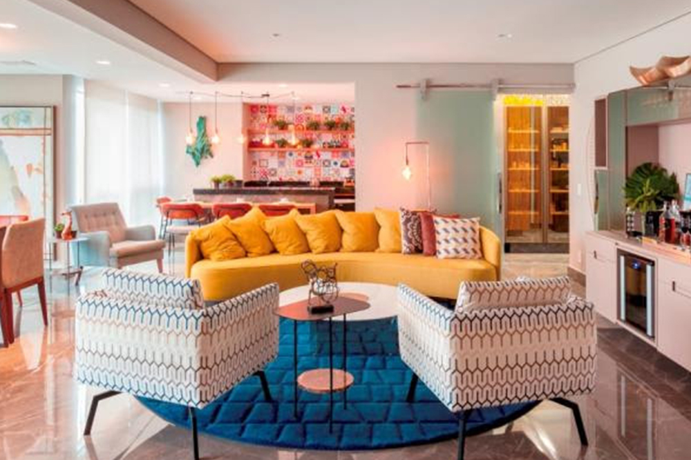 Cores alegres e intensas, reaproveitamento e escolhas conscientes