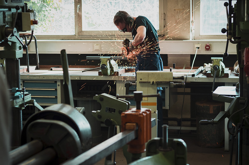 Descubra como economizar na sua obra com o Telhado Metálico!