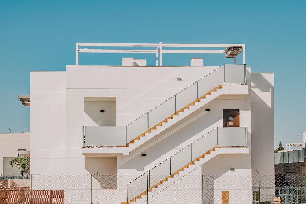 Guarda-Corpo: Segurança e Estética em Ambientes Elevados