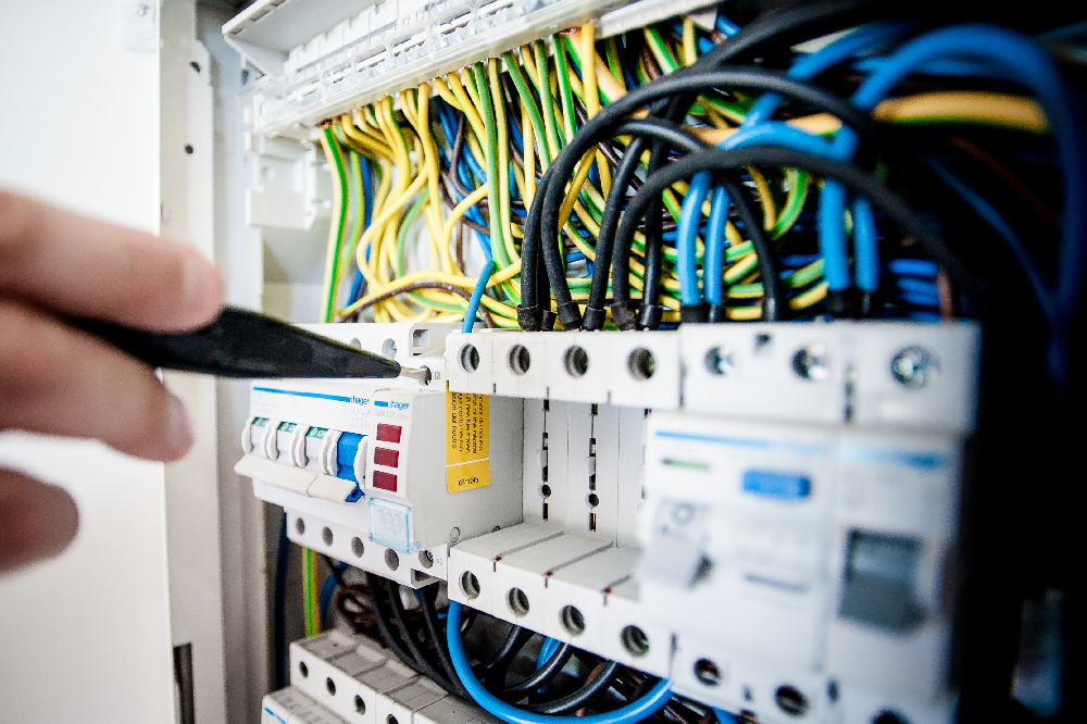 Guia de tipos de fios e cabos elétricos: como escolher?