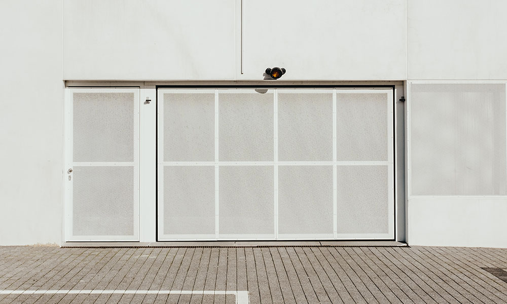 Materiais e dicas de serralheria: portões basculantes