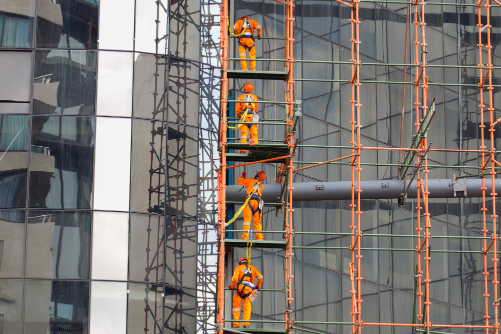 O que saber antes de alugar um andaime?