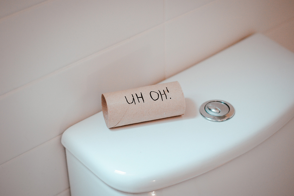 Vaso sanitário entupido: 7 formas de resolver o problema